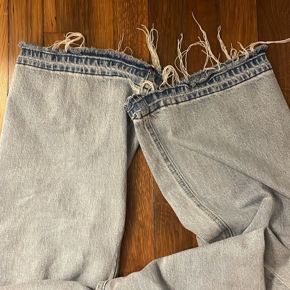 LOFT Unpicked Hem High Rise Wide Leg Jeans in Authentic Light Indigo Wash - Picture 3 of 4